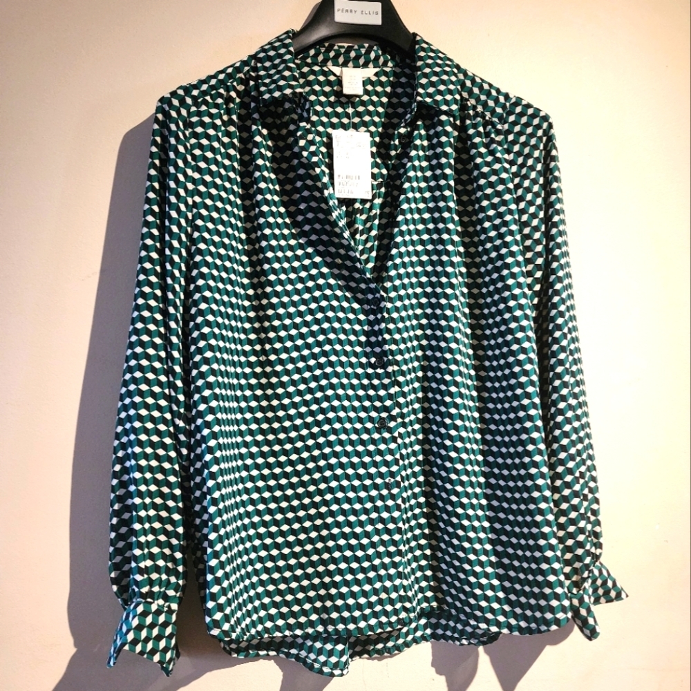 H&M Green White and Black Diamond Print Long Sleeve Shirt